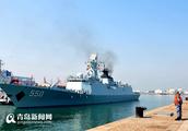 Naval naval vessels forms into columns Qingdao set