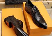 Leather shoes of high-end business affairs