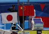 Light! Prize-giving ceremony ensign drops suddenly Sun Yang asks to raise national flag again