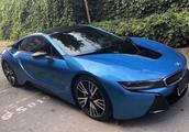 Groups of Shanghai is small flower buys a BMW I8 1
