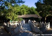 The Summer Palace has a Tsinghua a small room, hid
