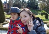 Dong Jie takes the put together on the son art top carries netizen of alike in spirit mom on the hea