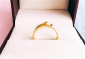 How does gold ring differentiate fake of true and false one go out soon